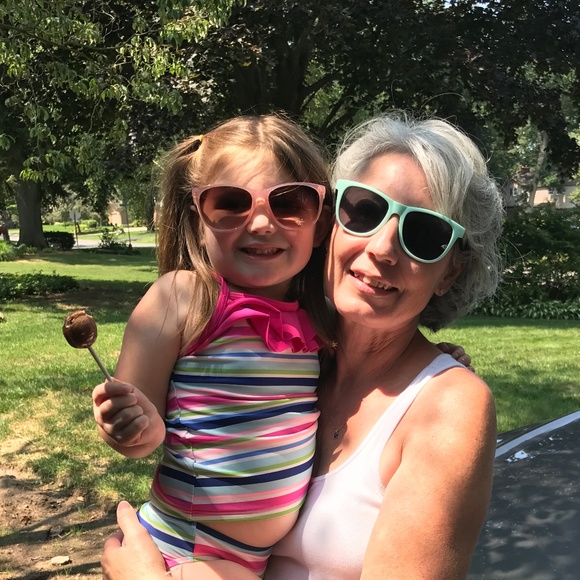 Meet your Posher, Cheri - Picture 4 of 8